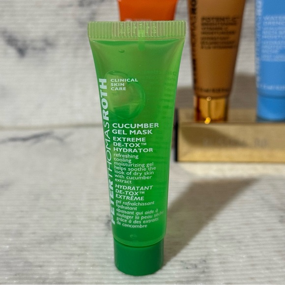 Peter Thomas Roth 4 Piece Skincare Travel Set: Masks & Moisturizers - Picture 2 of 10